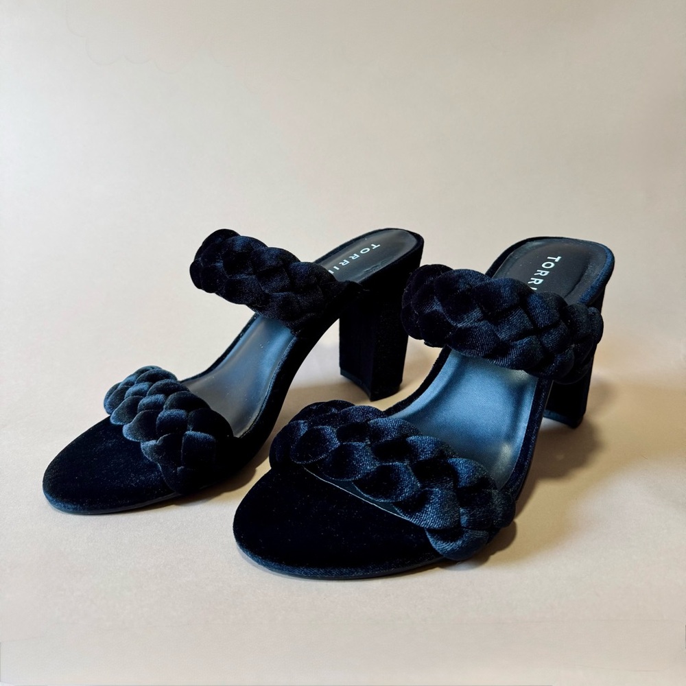 Size 10W Torrid Braided Taper Velvet Heel Sandal